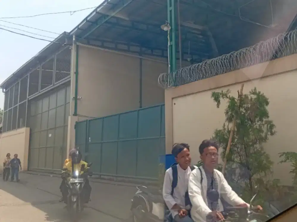 Tanah dengan 6 Gudang Kapuk Sawah, Kali Baru Timur, Cengkareng, Jakarta Barat