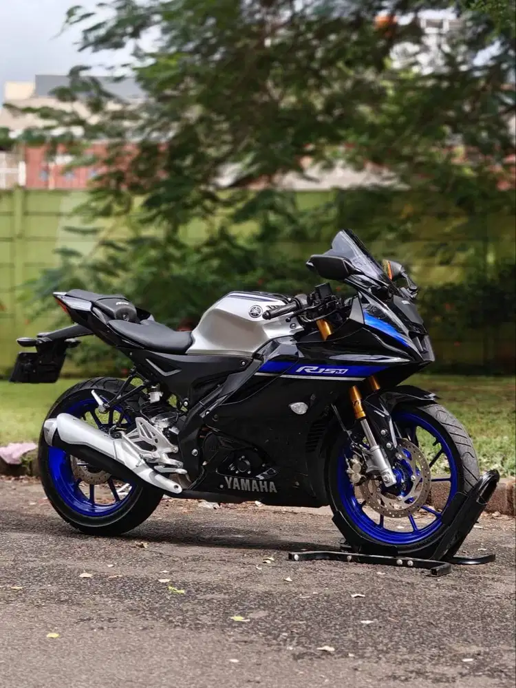 YAMAHA R15M ABS QS 2025 SILVER KM 1K PAJAK ON SIAP RIDING JAUH