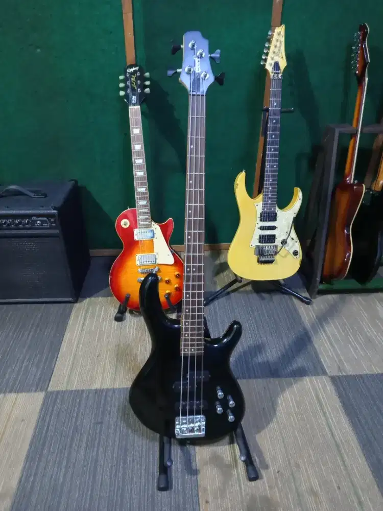 Cort action bass A