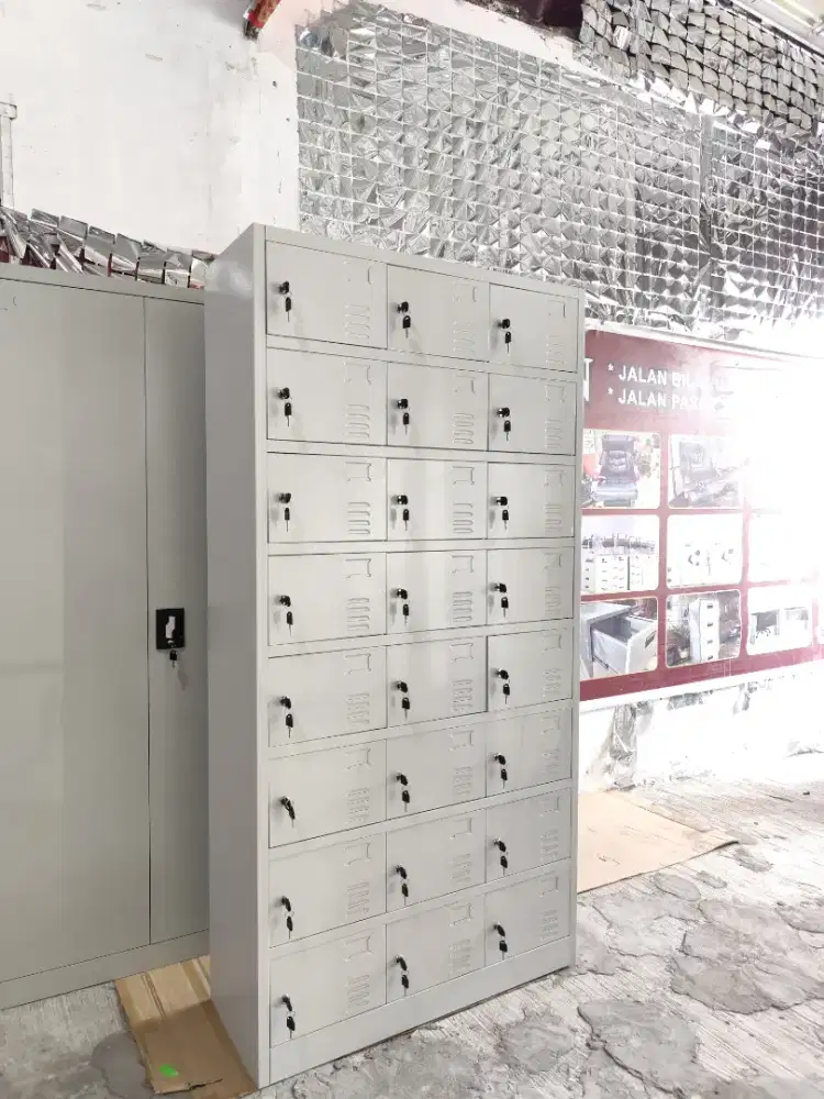 LOCKER 24 PINTU SIZE STANDAR PLAT BESI ANTI RAYAP