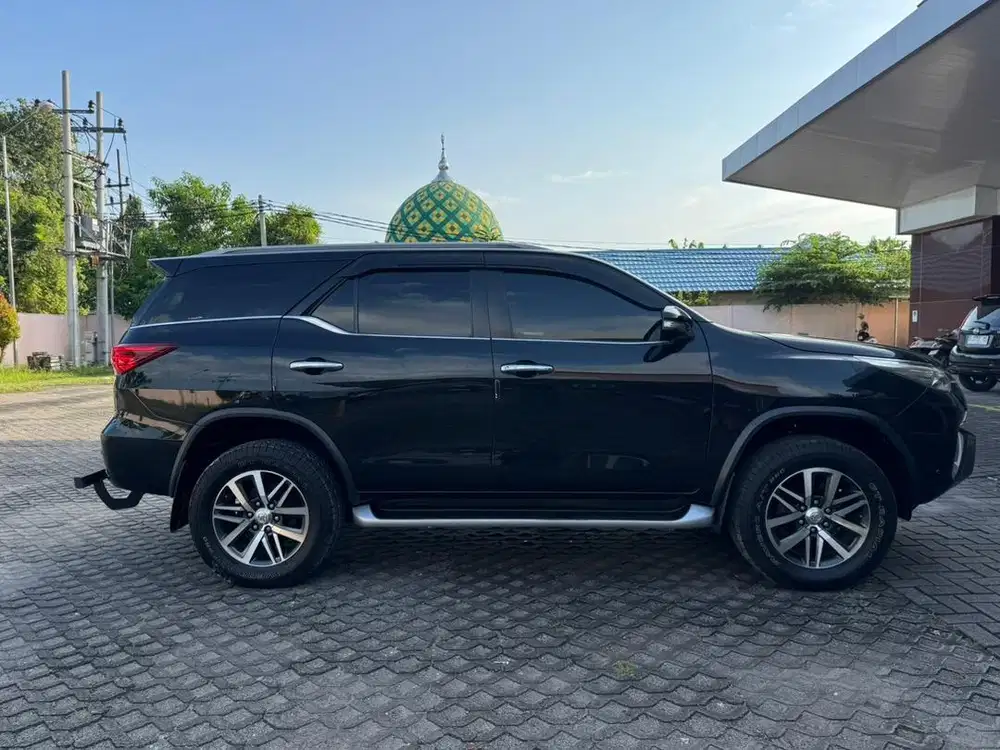 Dijual toyota fortuner vrz solar 4x2 AT orijinal antik khusus penggema