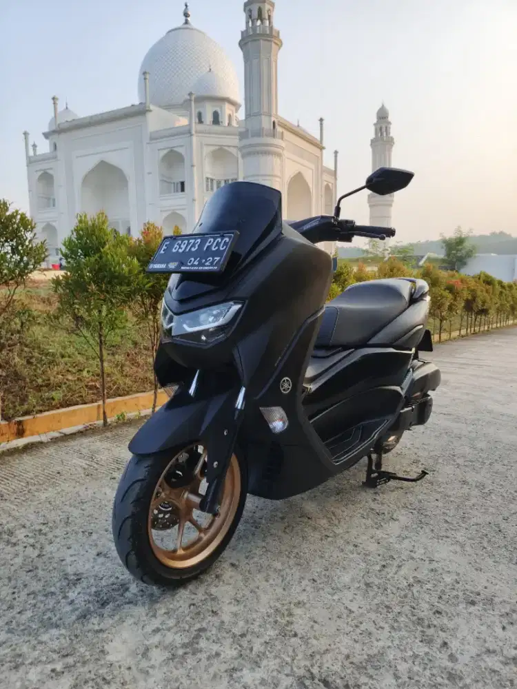Yamaha Nmax hitam doff 2022 mulus original terawat