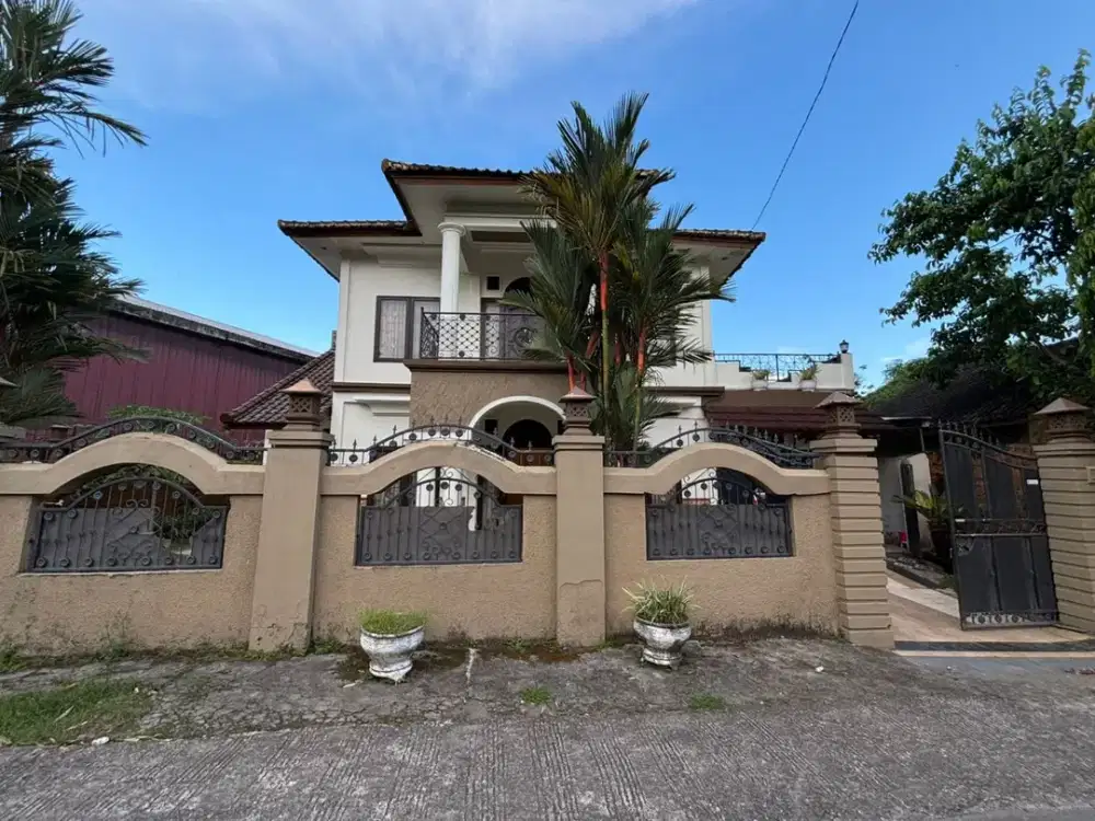 Rumah mewah lantai 2 di Praya Lombok Tengah