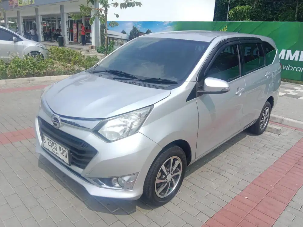 Daihatsu Sigra R Deluxe Manual 2019 Silver