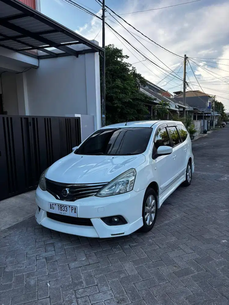 Dijual Grand Livina XV CVT 2013 Akhir