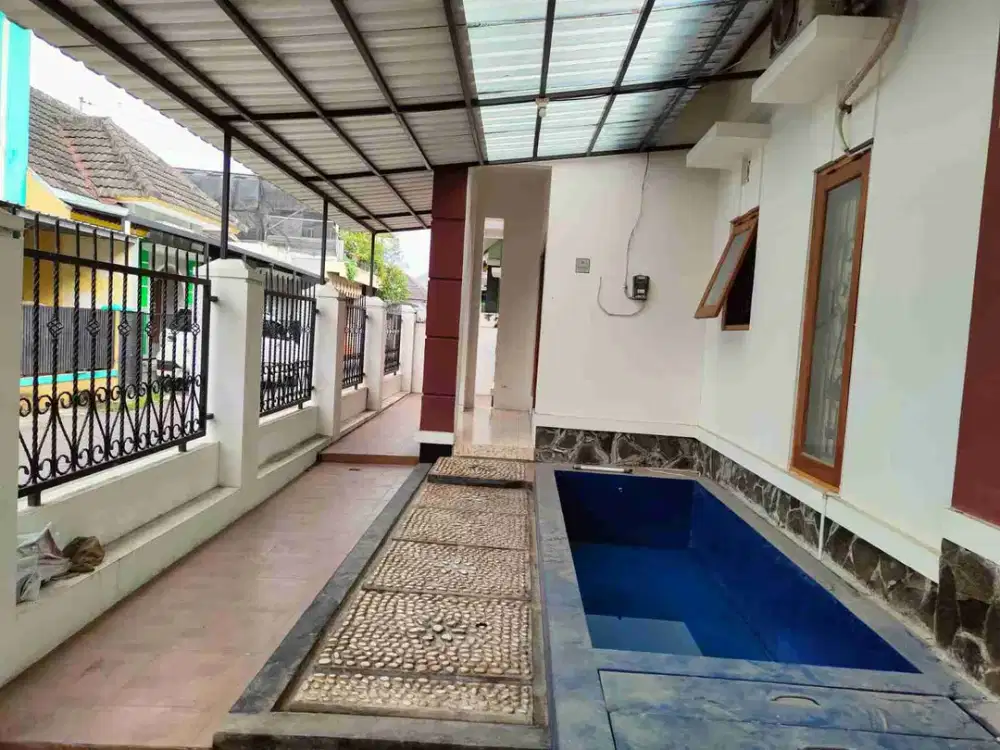 Rumah Dalam Perumahan Di jl. Monjali Dalam Ringroad Dekat Kampus UGM Dan Tugu Jogja
