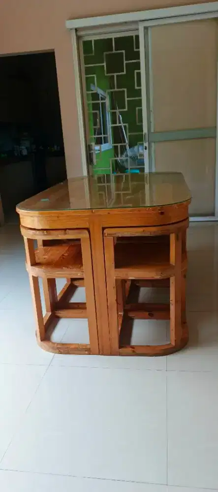 Meja Makan Minimalis
