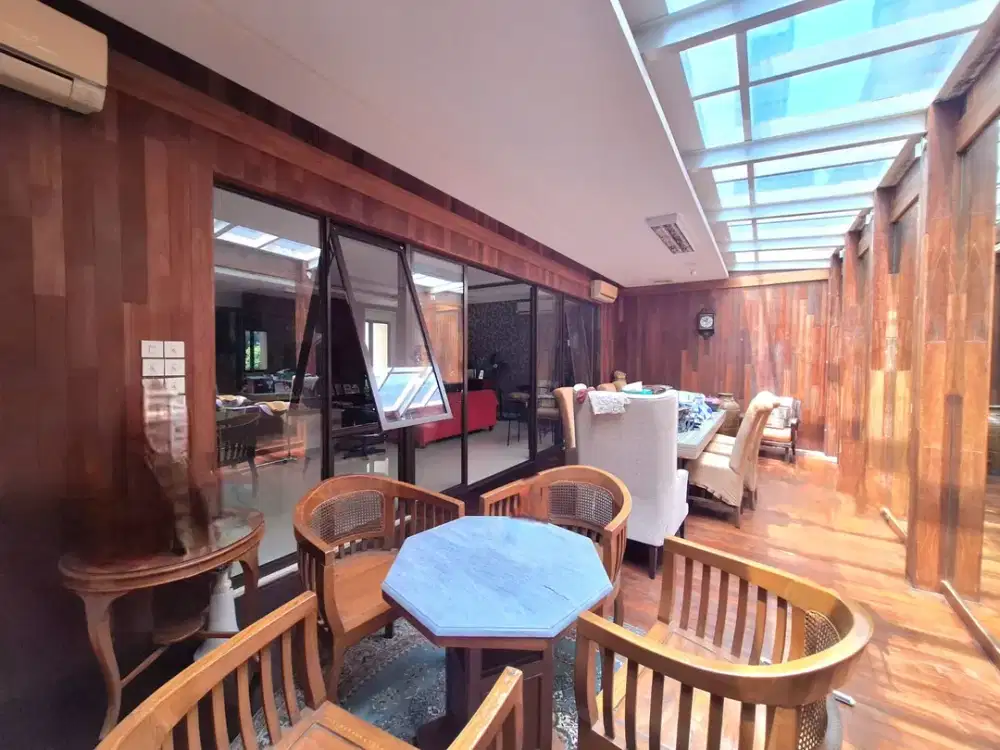 Dijual Rumah Cantik Strategis 2 Lantai Dekat Btirish School di Sektor 7 Bintaro Sc-13715