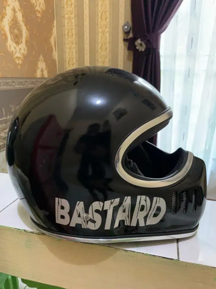 Dijual Helm BASTARD