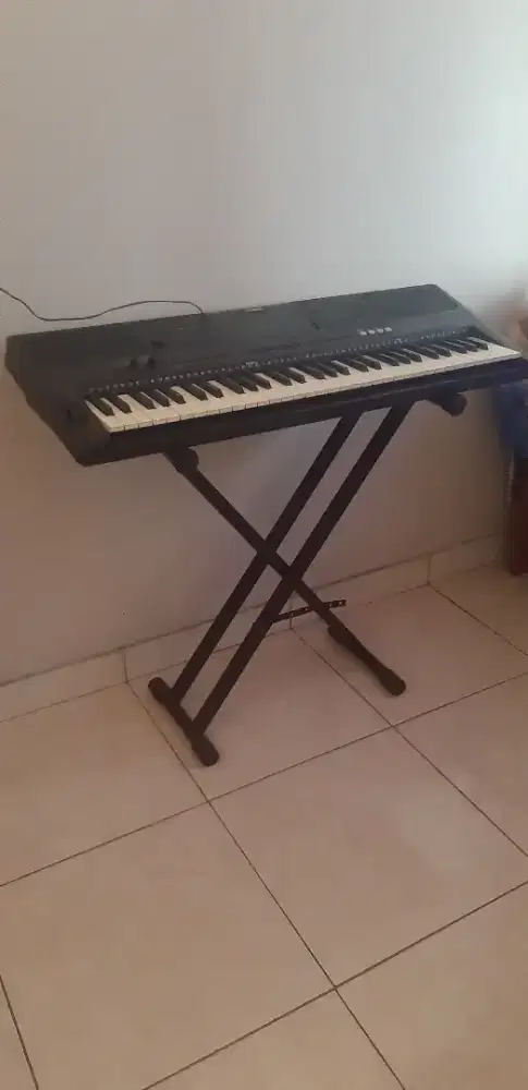 Keyboard yamaha seri e453, second