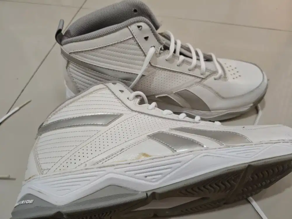 Sepatu Reebok DMXRide msh bagus bgt uk 43