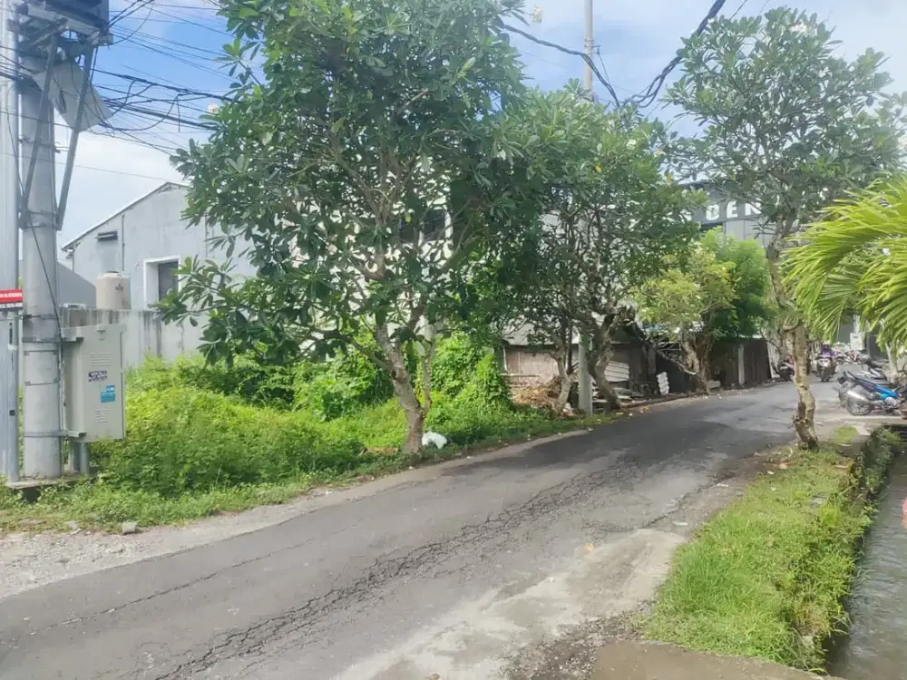 Dijual Tanah Plot Kecil Posisi Hook di Jalan Utama Pererenan