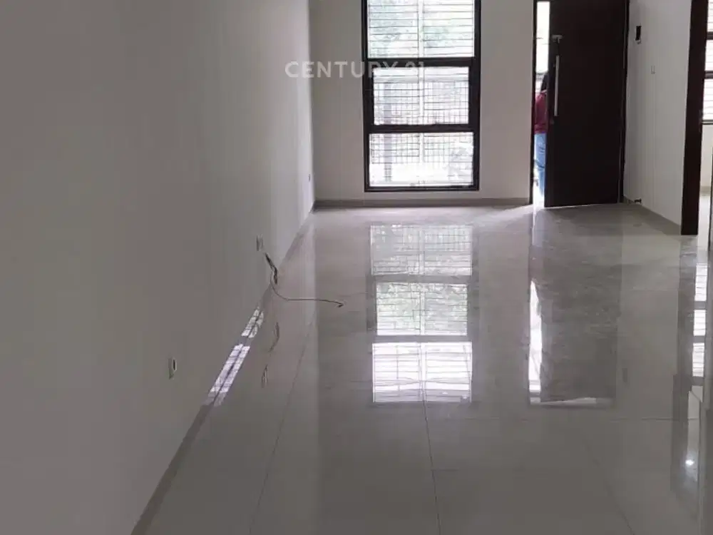 Jarang Ada Jual Rumah Bagus Lokasi Strategis TKI 2