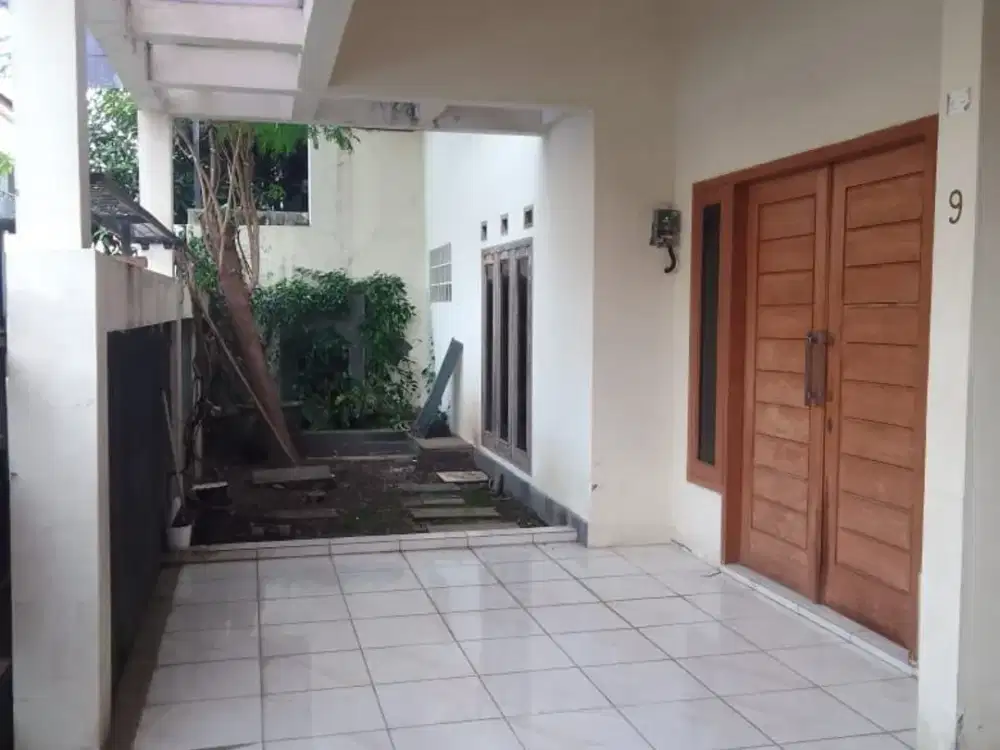 MURAH!!! RUMAH LAMA TERAWAT DI MARGAHAYU RAYA DEKAT RS AL ISLAM BANDUNG