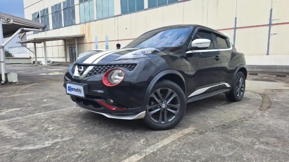 Nissan Juke 1.5 Revolt II Bensin-AT 2015 Hitam