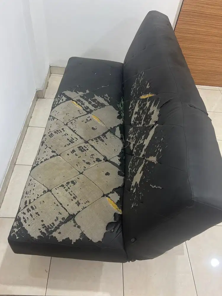 Sofa lipat informa bekas murah
