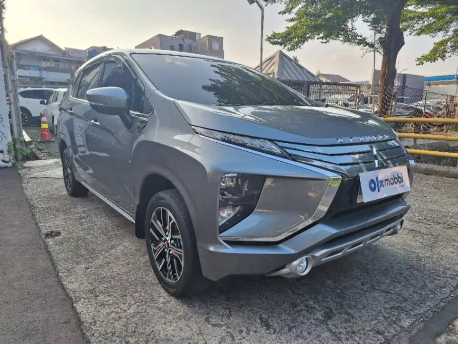 DP MURAH Mitsubishi Xpander 1.5 Sport Bensin-AT 2018 Abu-Abu CPFDB