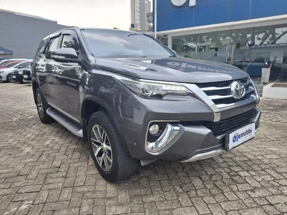 DP MURAH Toyota Fortuner 2.7 4x2 SRZ Bensin-AT 2017 Abu CBKGD