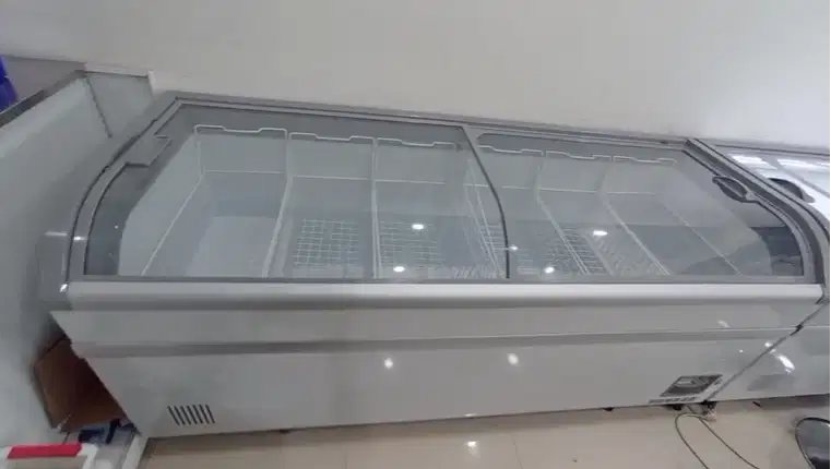 Freezer GEA Display Kaca 700 Liter