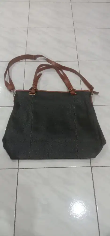 Tas Hitam (Tote Bag)