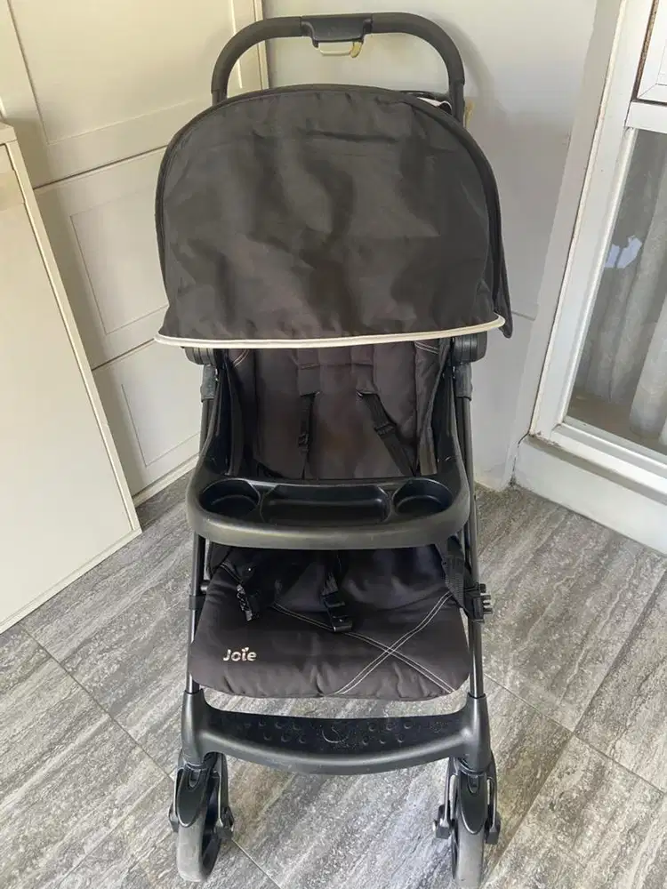 Dijual Stroler anak merk Joie