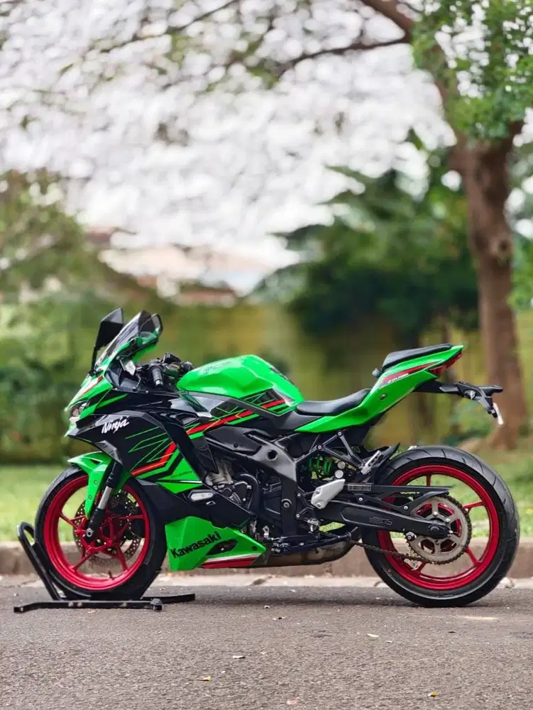 KAWASAKI ZX25RR ABS QS KRT 2023 HIJAU KM 6K PAJAK ON RASA BARU