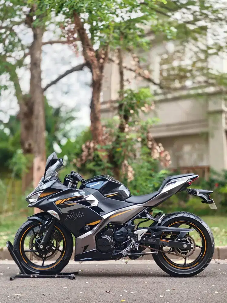 KAWASAKI NEW NINJA 250 FI ABS MDP KEYLESS 2022 GREY KM LOW PAJAK ON