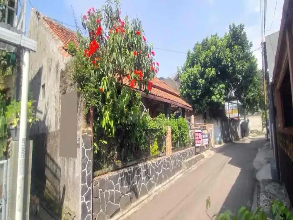 Dijual Tanah Bonus Bangunan Butuh Renovasi Melong-Cijerah
