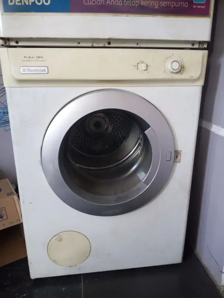 Mesin Dryer merek Electrolux