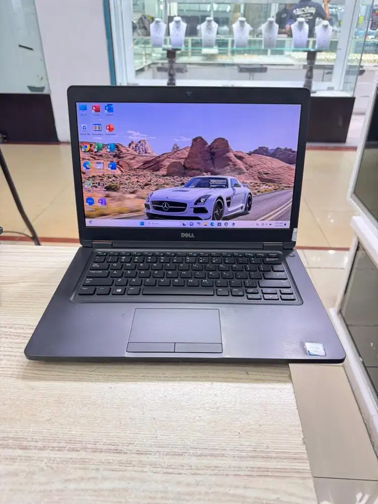 DELL 5480 CORE I7 GEN7 RAM 8GB SSD 128GB DOUBLE VGA