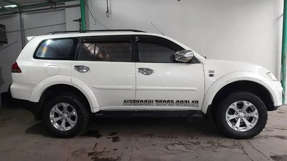 Mitsubishi Pajero Sport Exceed 2.5 LAt 4x4 2014 Top condition