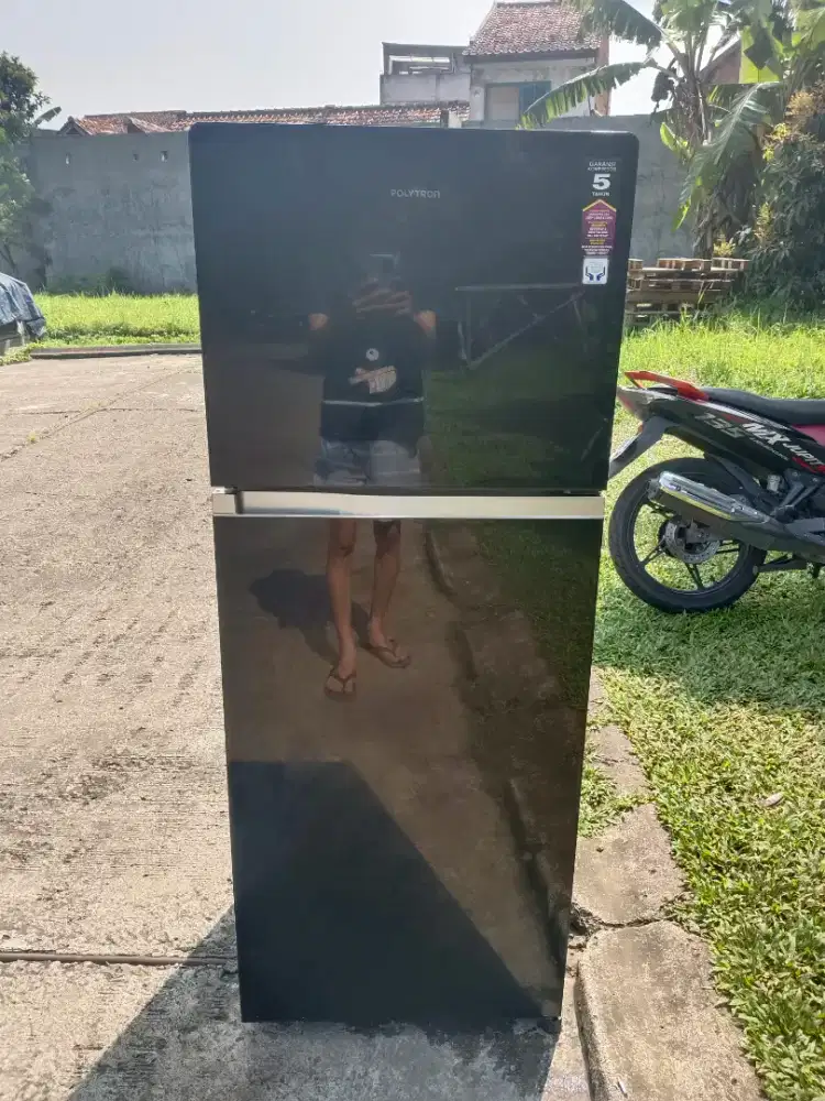 Kulkas polytron 2 pintu normal