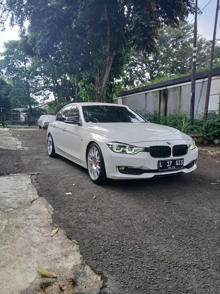BMW F30 320i Luxury 2013