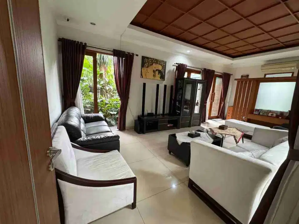 Dijual Cepat Rumah Samping Sport Center The Castilla - BSD