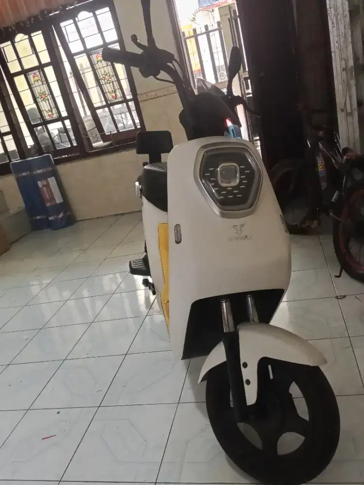 Speda listrik uwinflym60