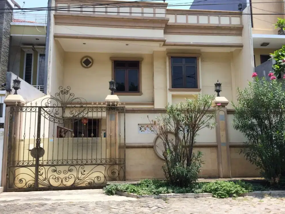 DIJUAL RUMAH LOKASI STRATEGIS TAMAN PALEM LESTARI JAKARTA BARAT