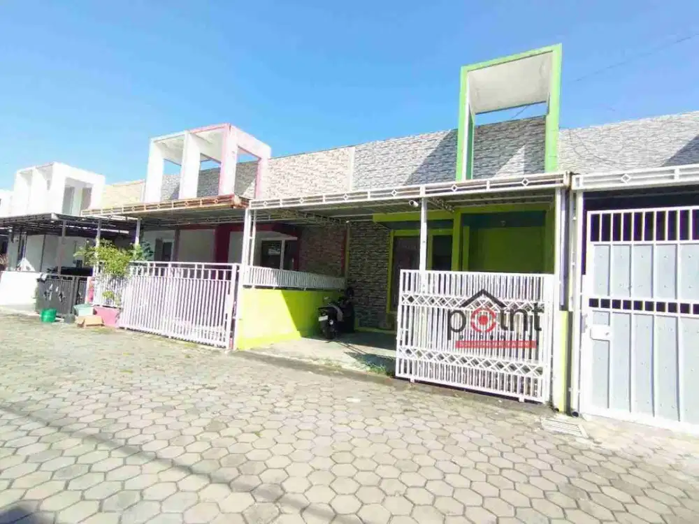 Rumah Cantik Cluster oen gate Ada security jalan perum lebar dekat kampus UNS
