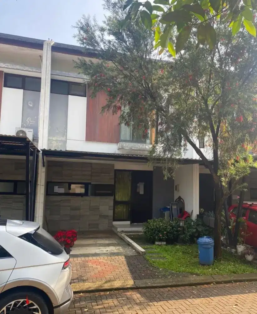Rumah bagus 2 lantai dkt Stasiun dan Tol Delatinos BSD
