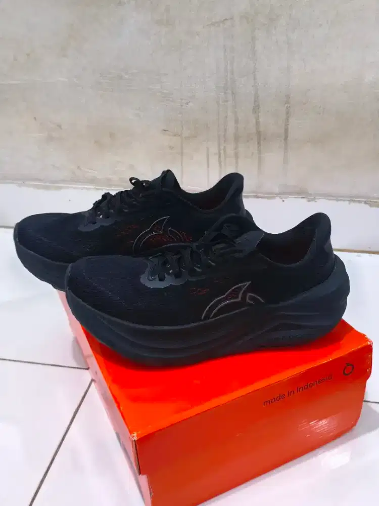 Sepatu Ortusight Hyperblast 2.1 black ukuran 41