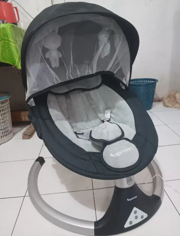 Sugarbaby HUG ME Automatic Baby Swing (Black) (Preloved)