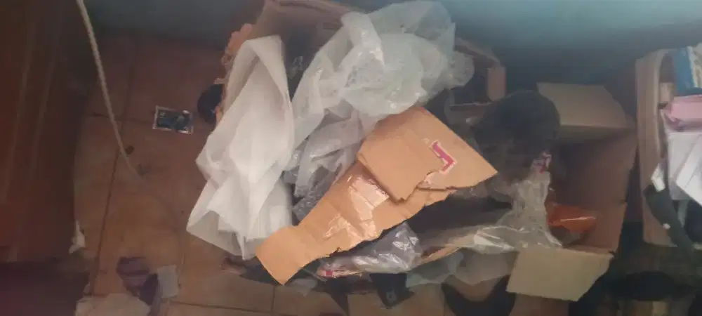 Barang tidak terpakai/ rongsokan