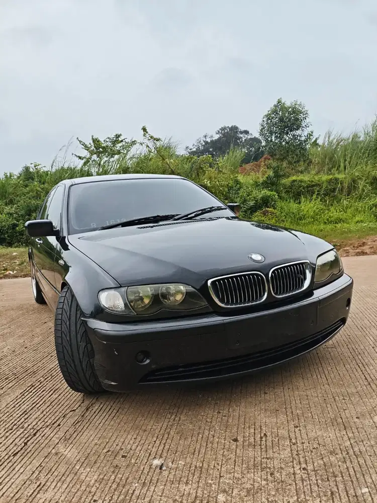 BMW 318i 2003 Bensin