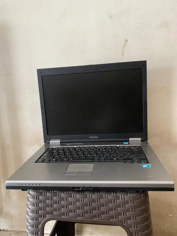 JUAL LAPTOP THOSHIBA DYNABOOK SATELLITE  RAM1GB INTE CORE2DUO+HDD120GB