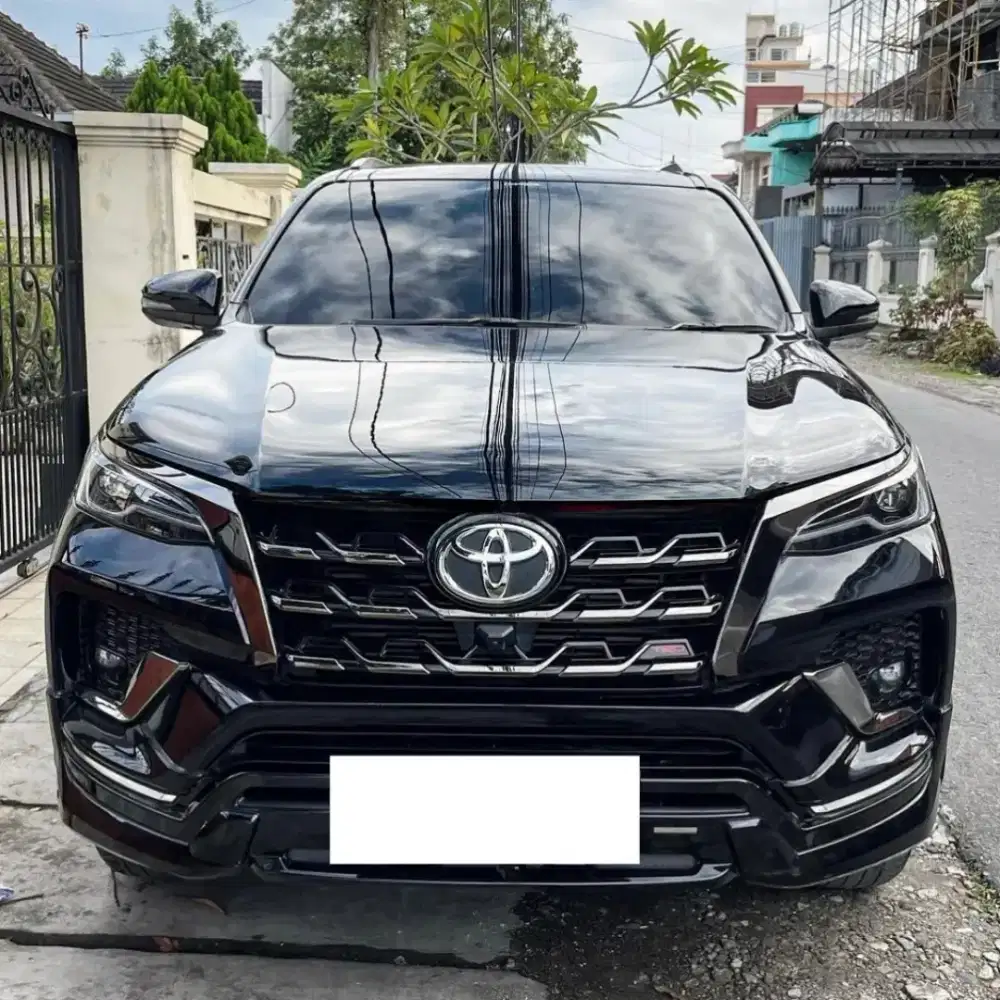 TOYOTA FORTUNER 2.4 VRZ DIESEL AT 2021