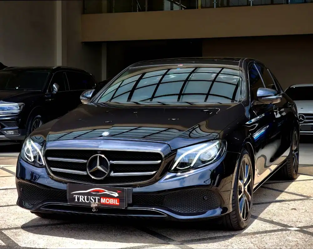 KM 20 RB!! MERCEDES BENZ E 300 AVG PANORAMIC PK 2017 BLACK / E300