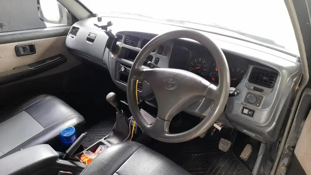 Toyota Kijang LGX