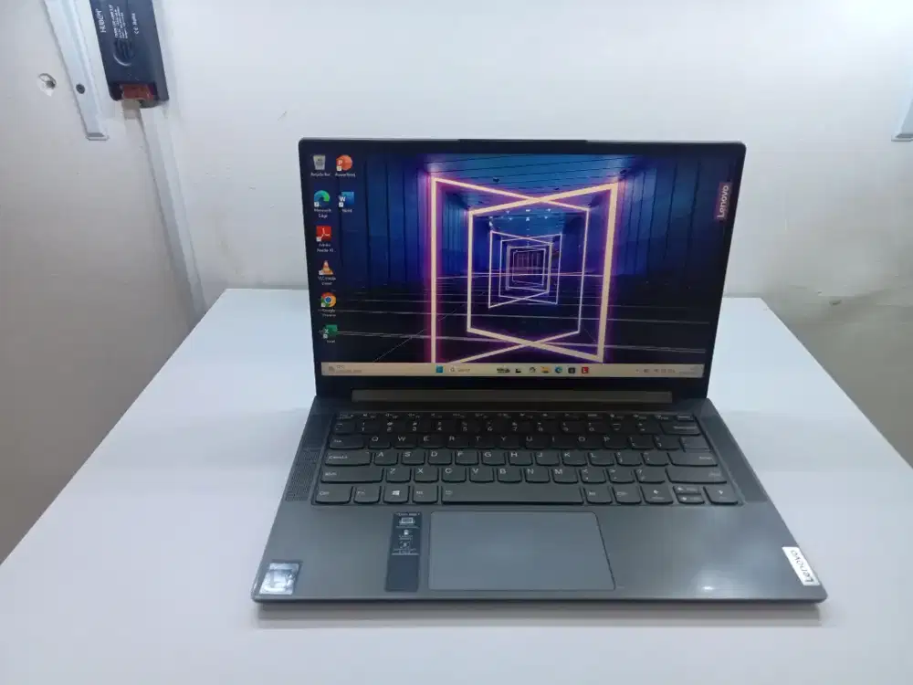 Lenovo Yoga Slim 7 
Ci5 1145G7 8GB 512GB 
14 FHD/Win11