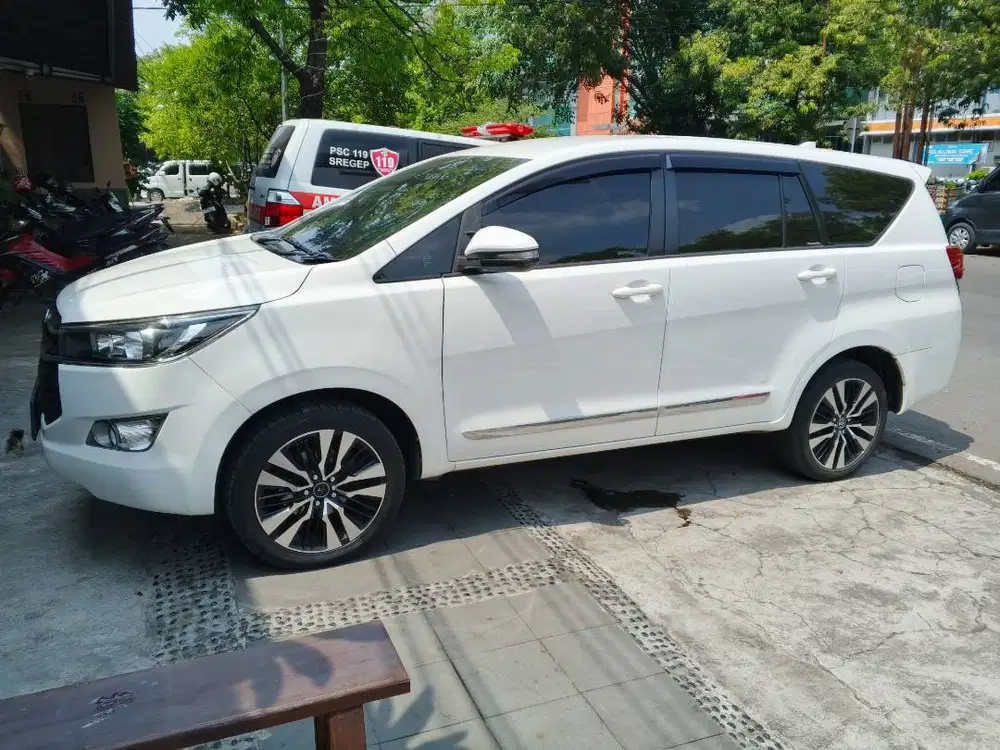 Kijang Innova 2016