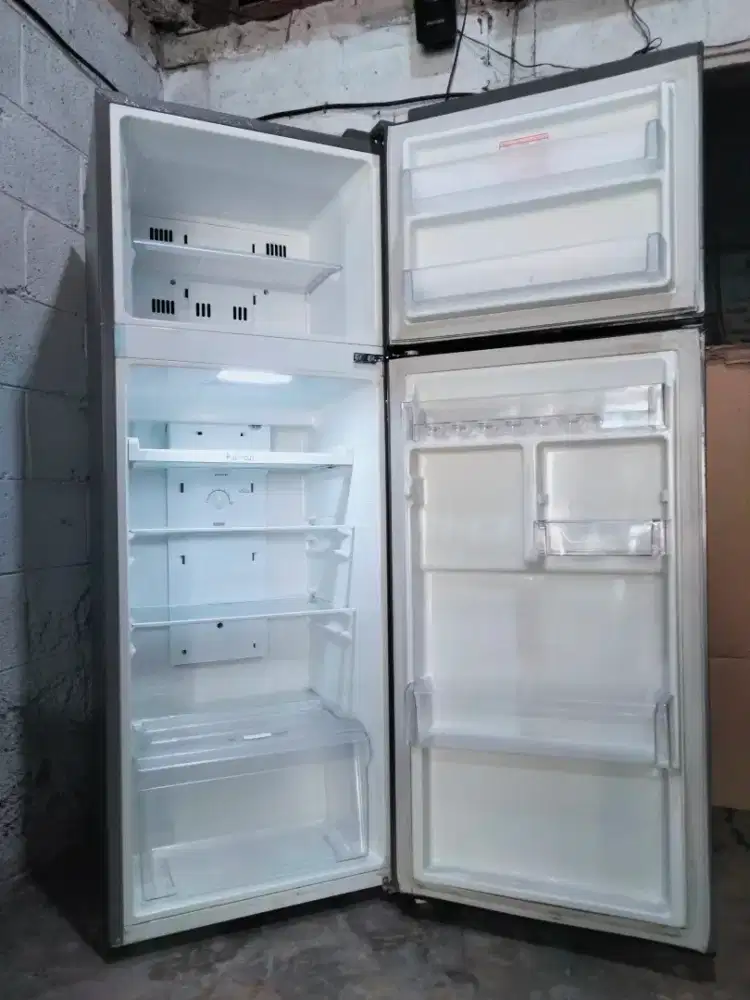 KULKAS 2PINTU ( LG )
