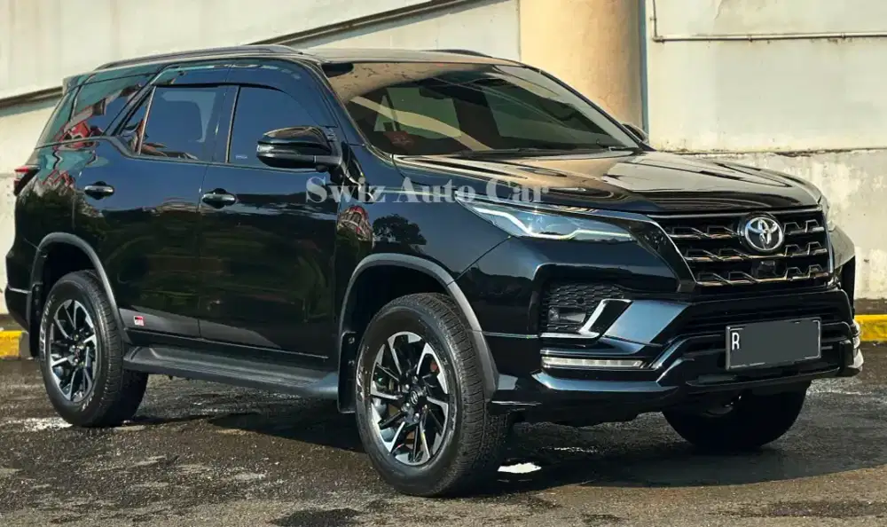Dp ceper fortuner 2.8 GR 2022 diesel new toyota sport 4x2 hitam matic